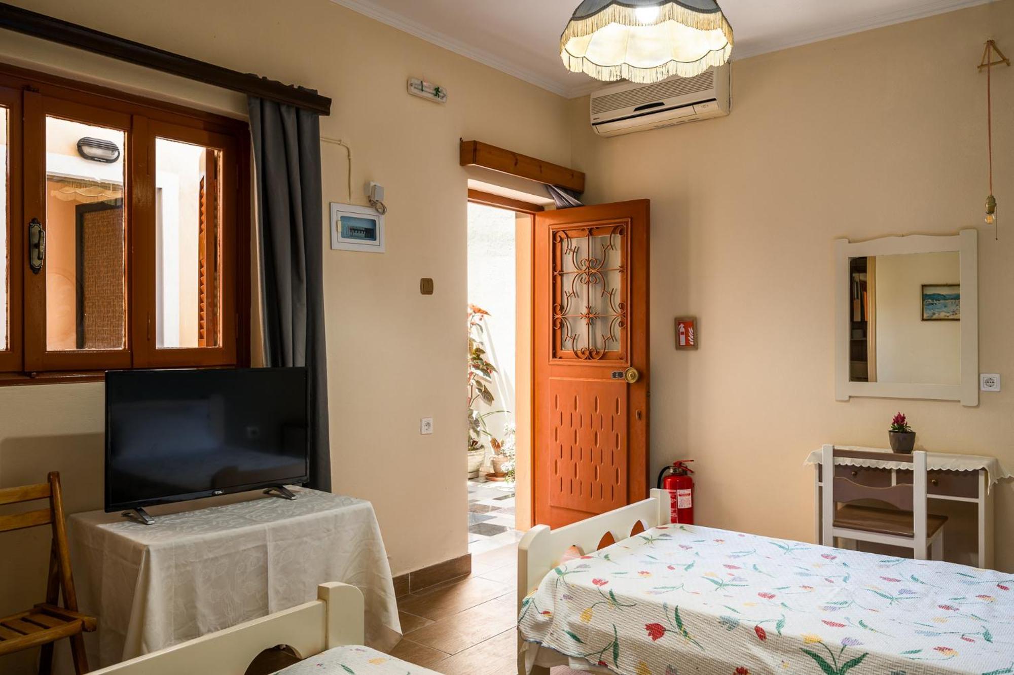 Agaloula Centrally Located Apartments, Lakka Exterior foto